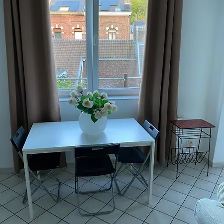 Escape - Terrace & Guillemins Proximity *