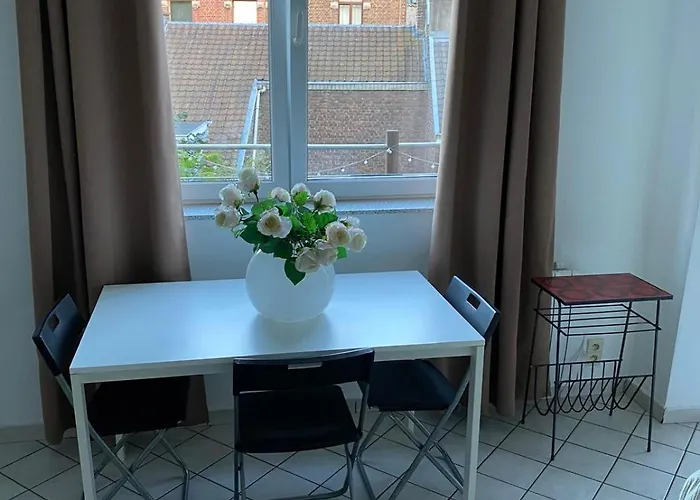 Escape - Terrace & Guillemins Proximity *